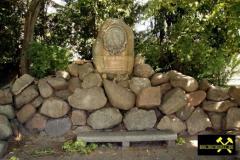 Findlingsgruppe Friedrich-Ludwig-Jahn Denkmal in Rosslau bei Dessau, Sachsen-Anhalt, (D) (1) 22. Juni 2013.JPG